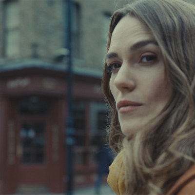 Keira Knightley in a London street for Black Doves on Netflix