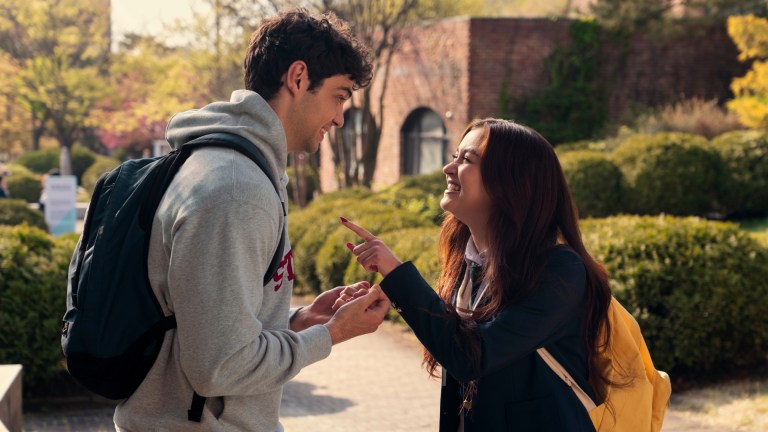 Noah Centineo as Peter Kavinsky, Anna Cathcart as Kitty Song Covey in episode 206 of XO, Kitty